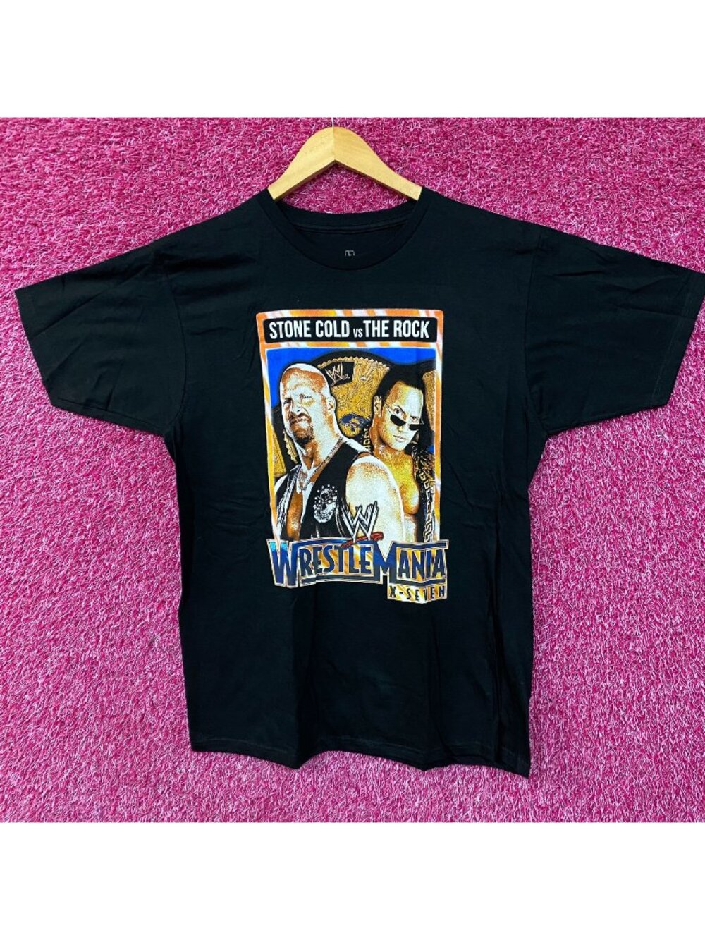 WWE Stone Cold Steven Austen vs Dwayne The Rock Johnson T-Shirt Large